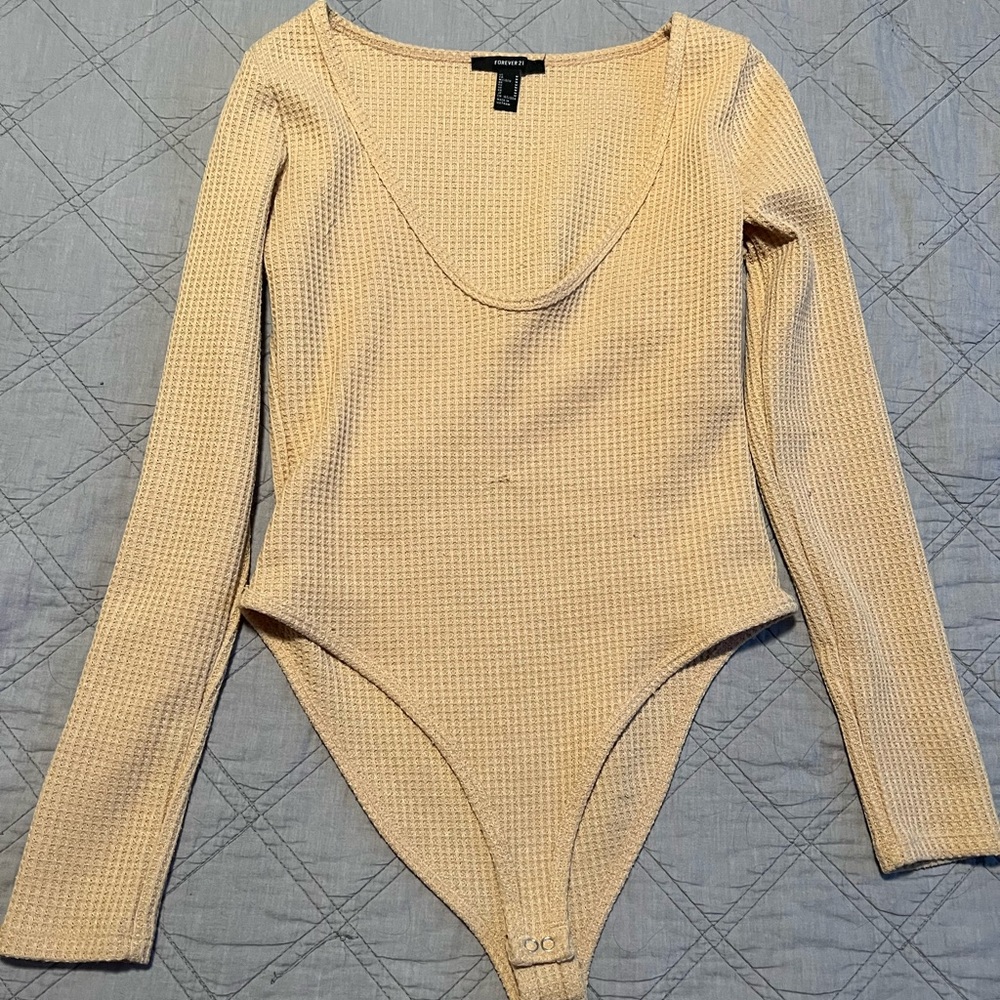 Waffle style bodysuit low cut